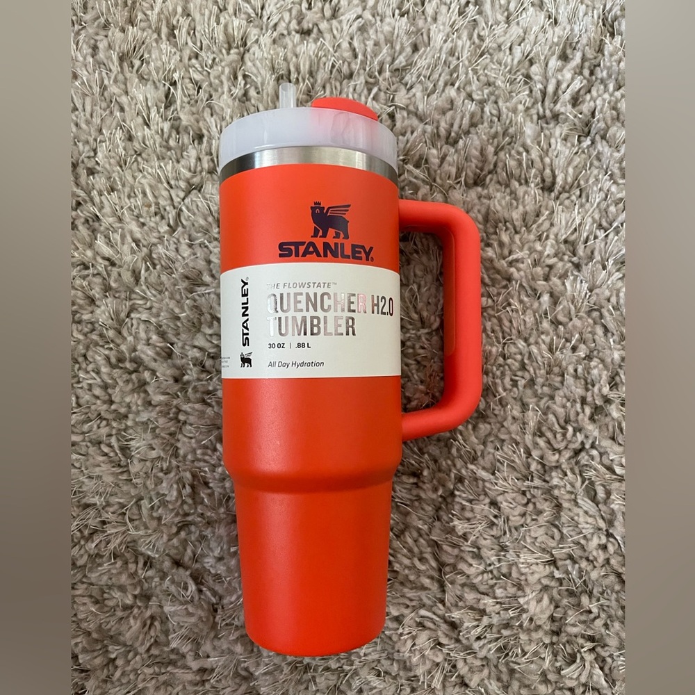 Brand new never used Stanley 30oz quencher tumbler